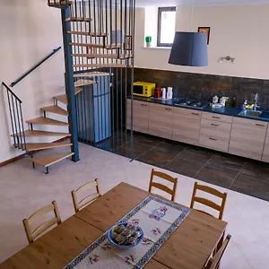 https://u-passiaturi-big-house.taorminaitalyhotels.com