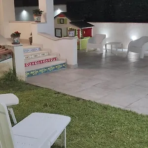 https://villa-andrea-2.taorminaitalyhotels.com